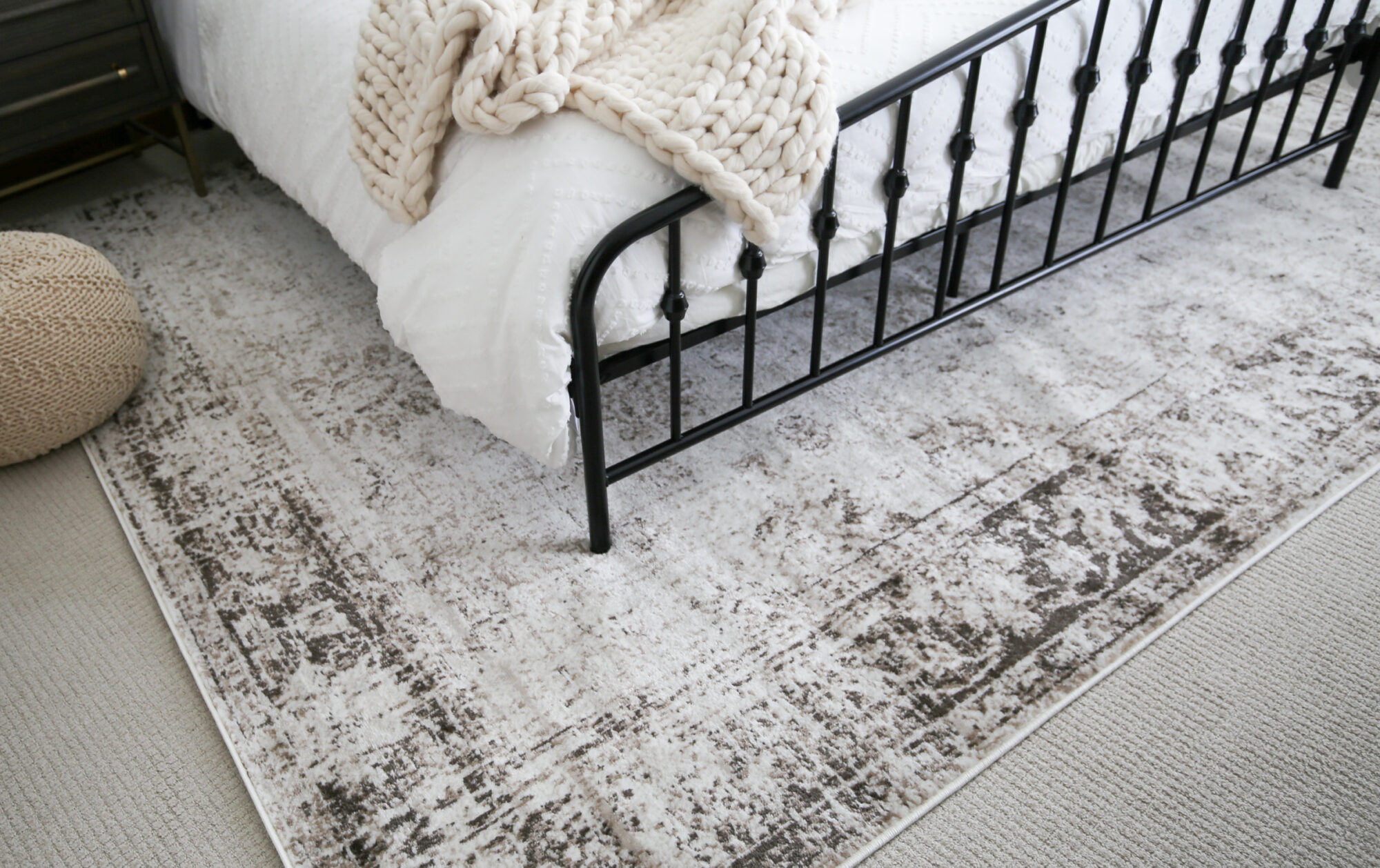 bedroom accent furniture