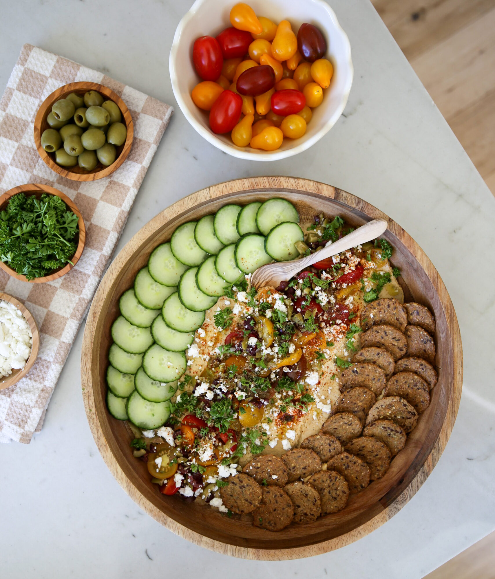 mediterranean hummus appetizer 