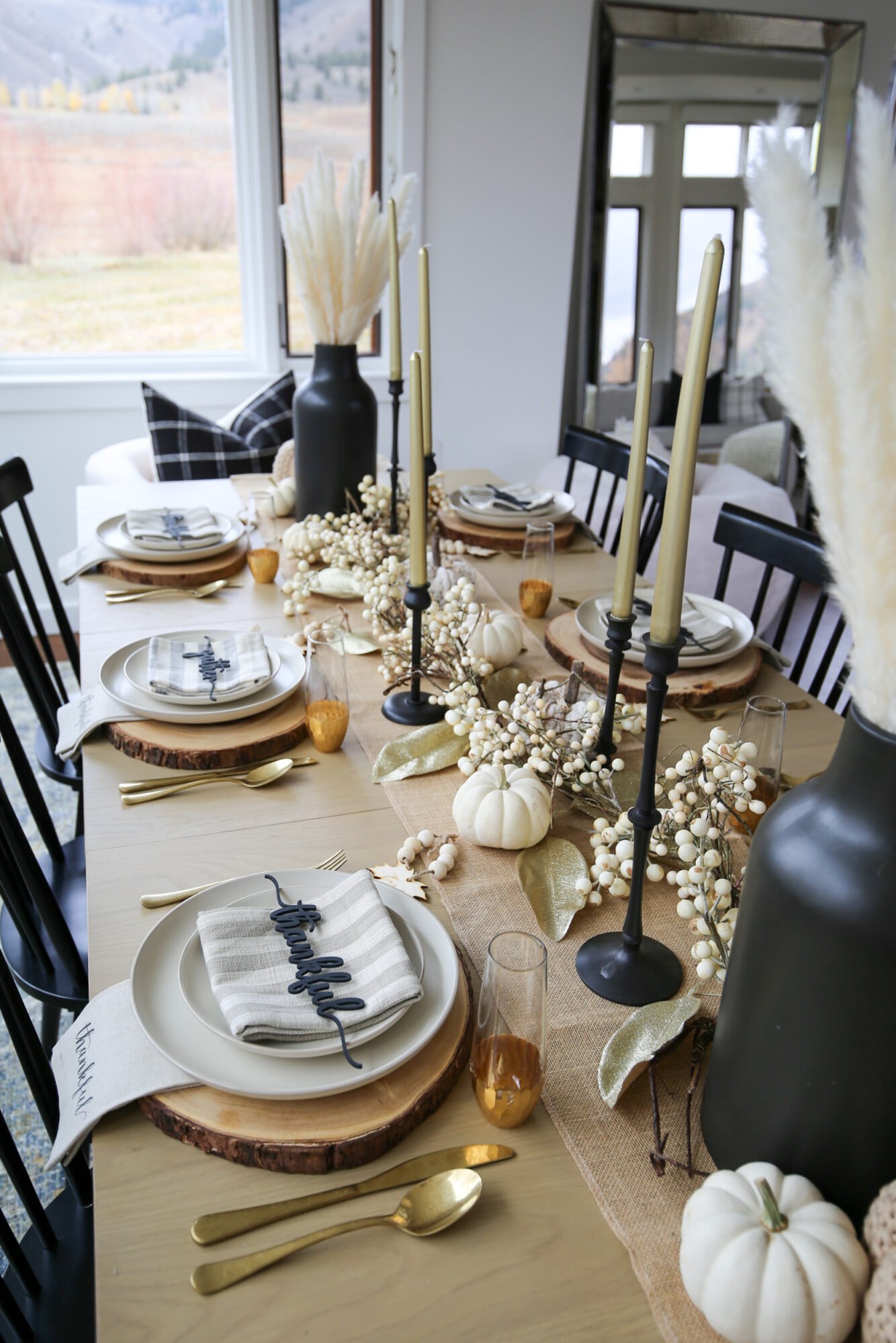 thanksgiving table