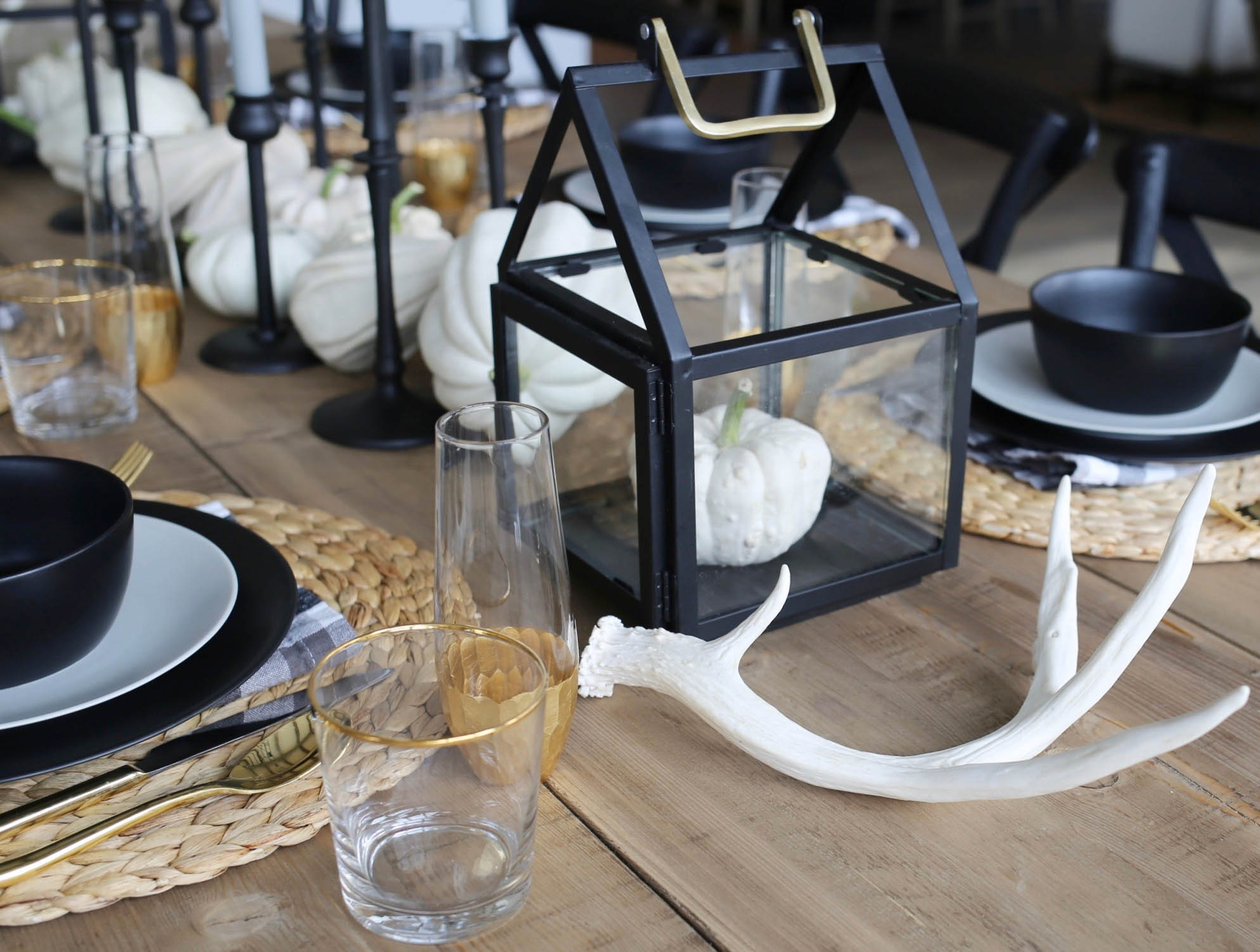 modern farmhouse tablescape