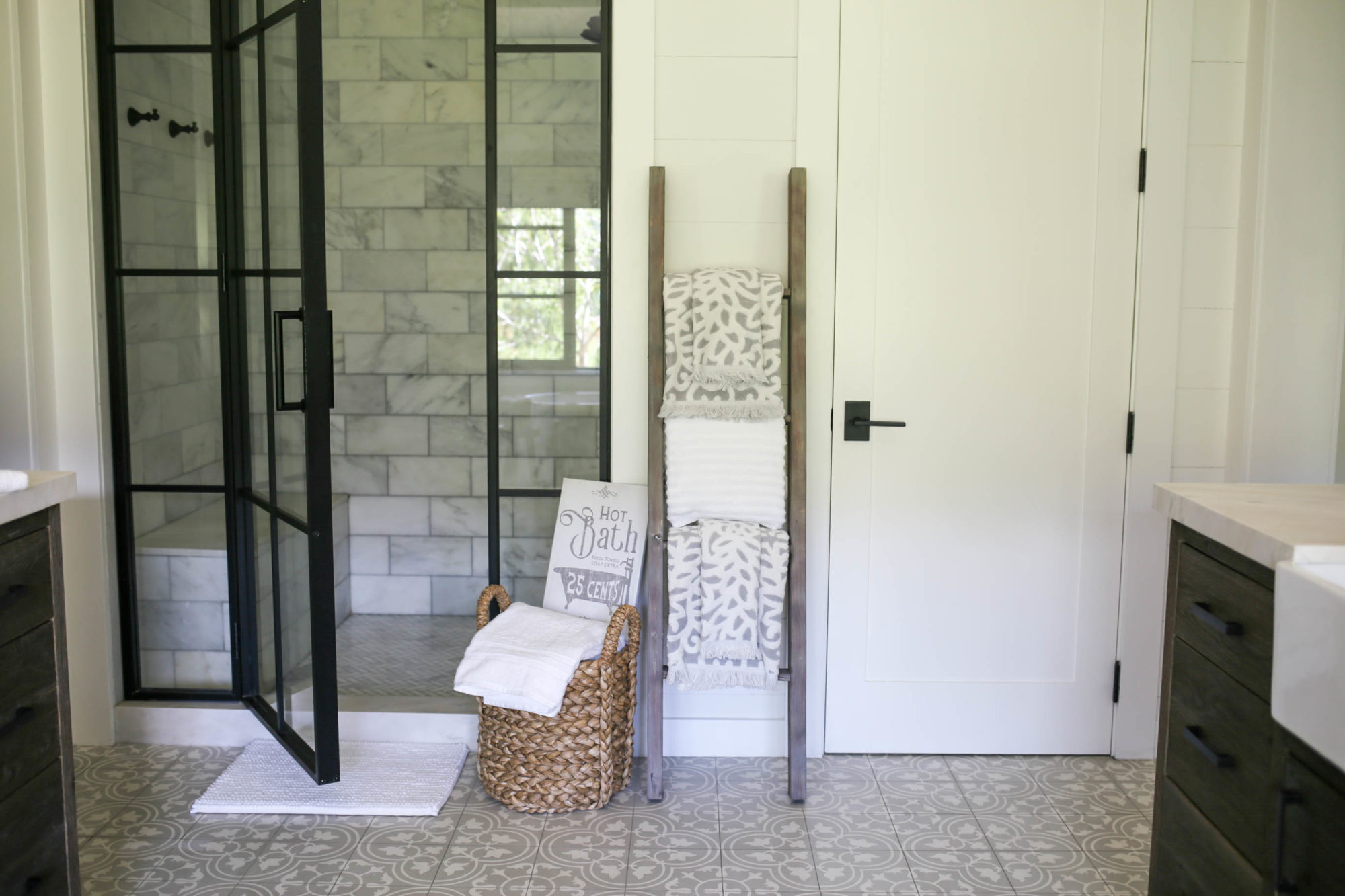 farmhouse bathroom