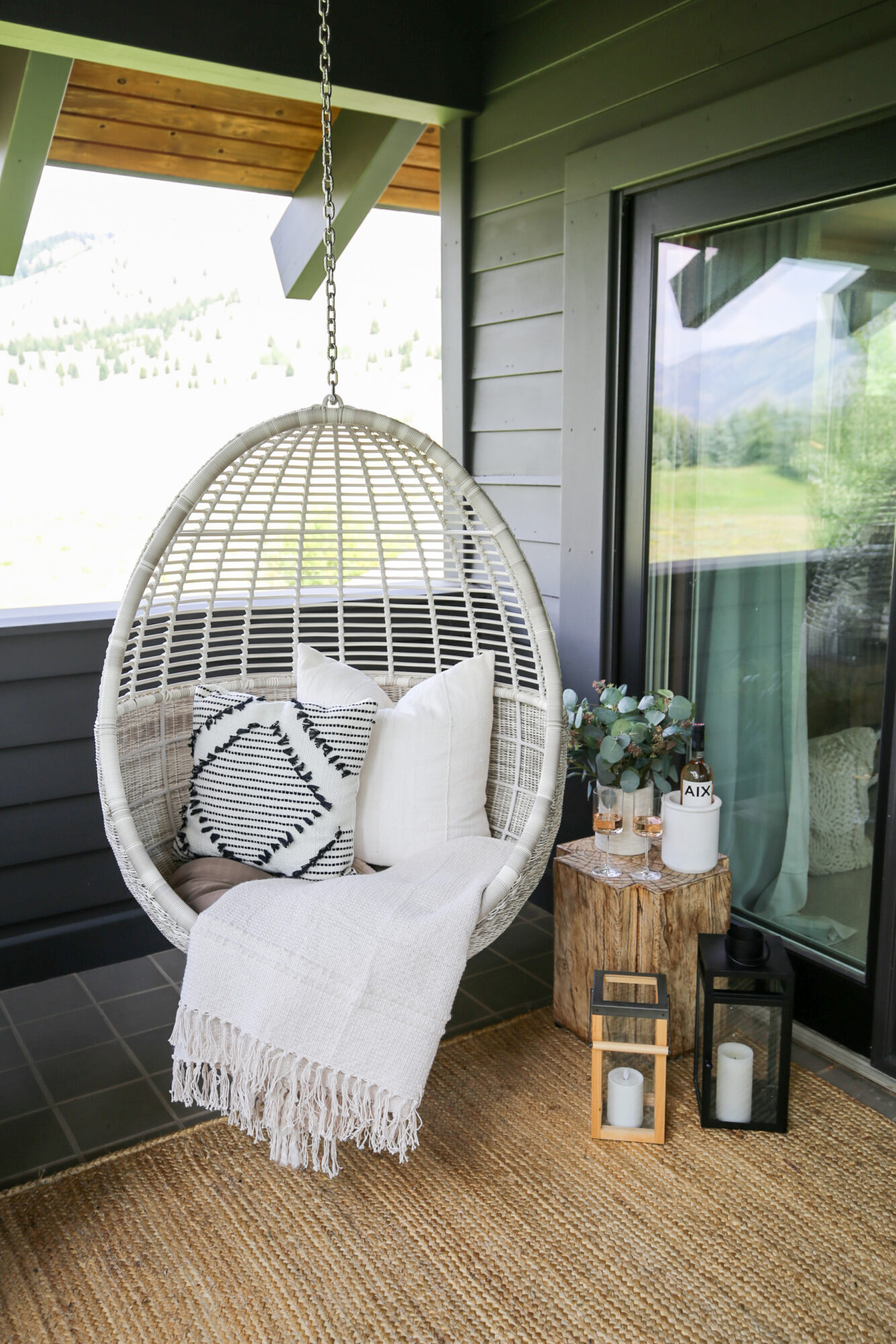 outdoor hanging chair nook_sbkliving_1