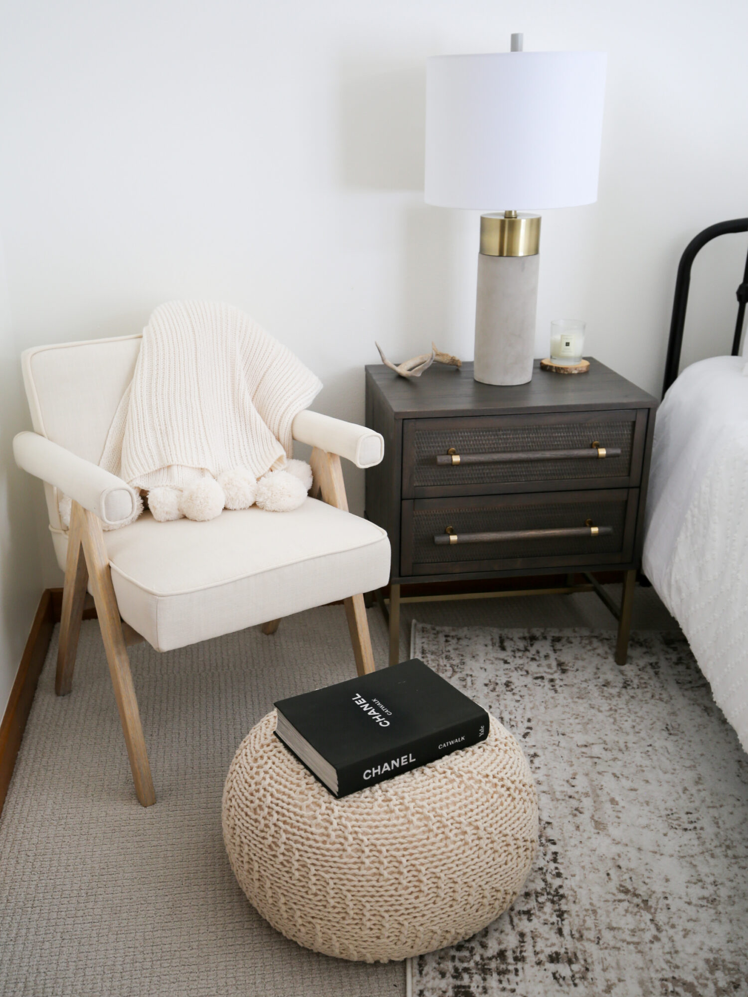 bedroom accent furniture