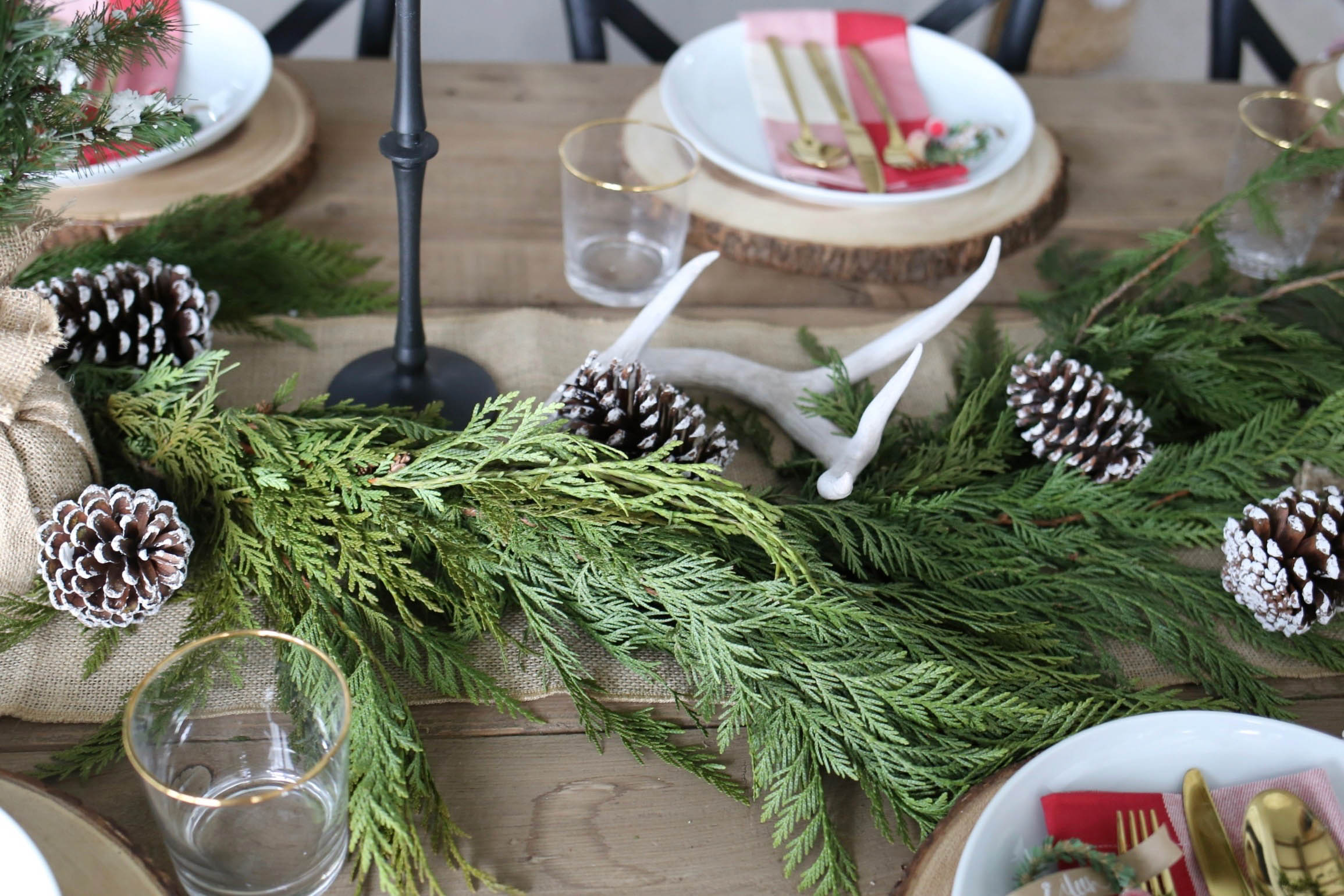 farmhouse christmas table