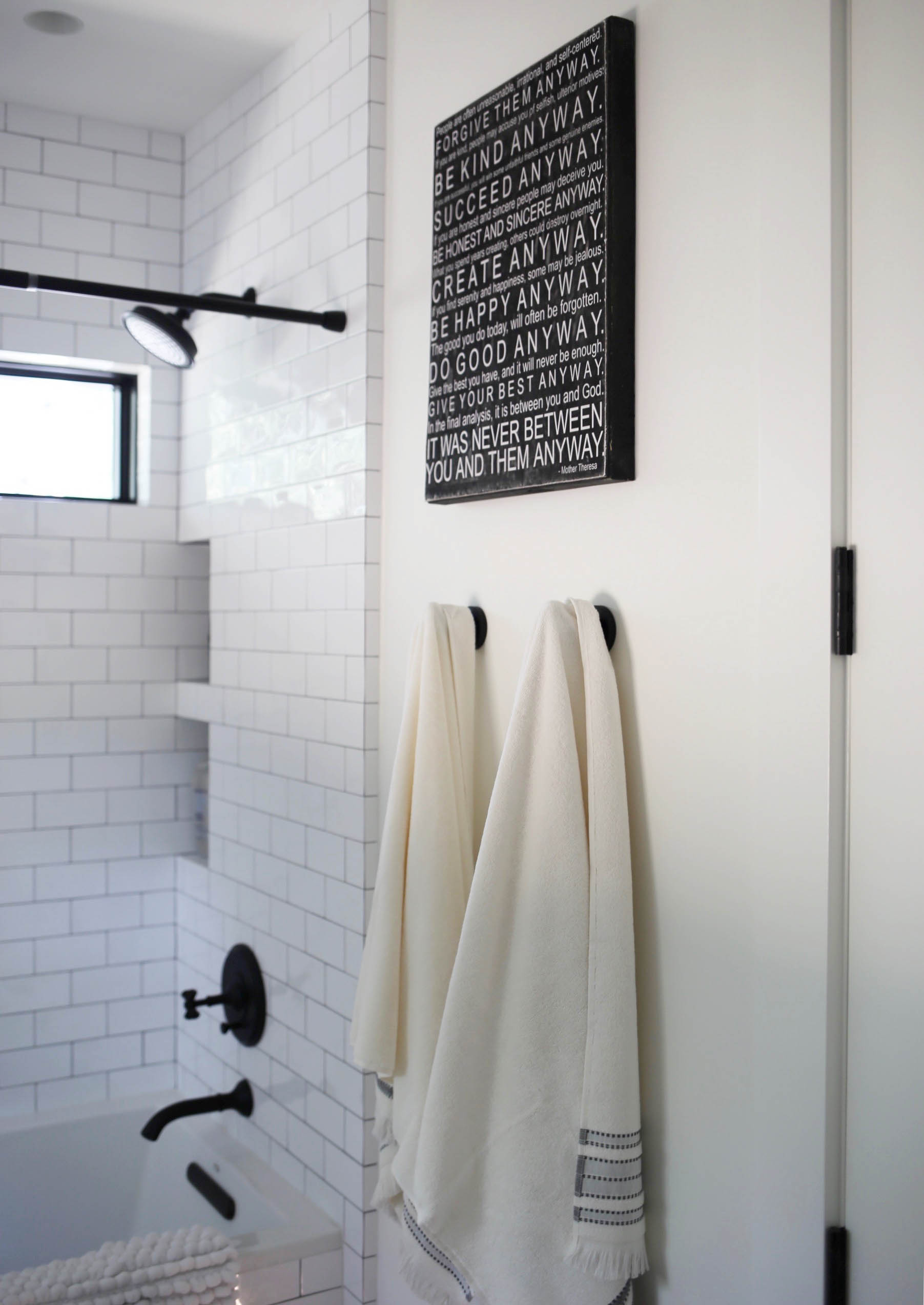 black and white farmhouse bathroom