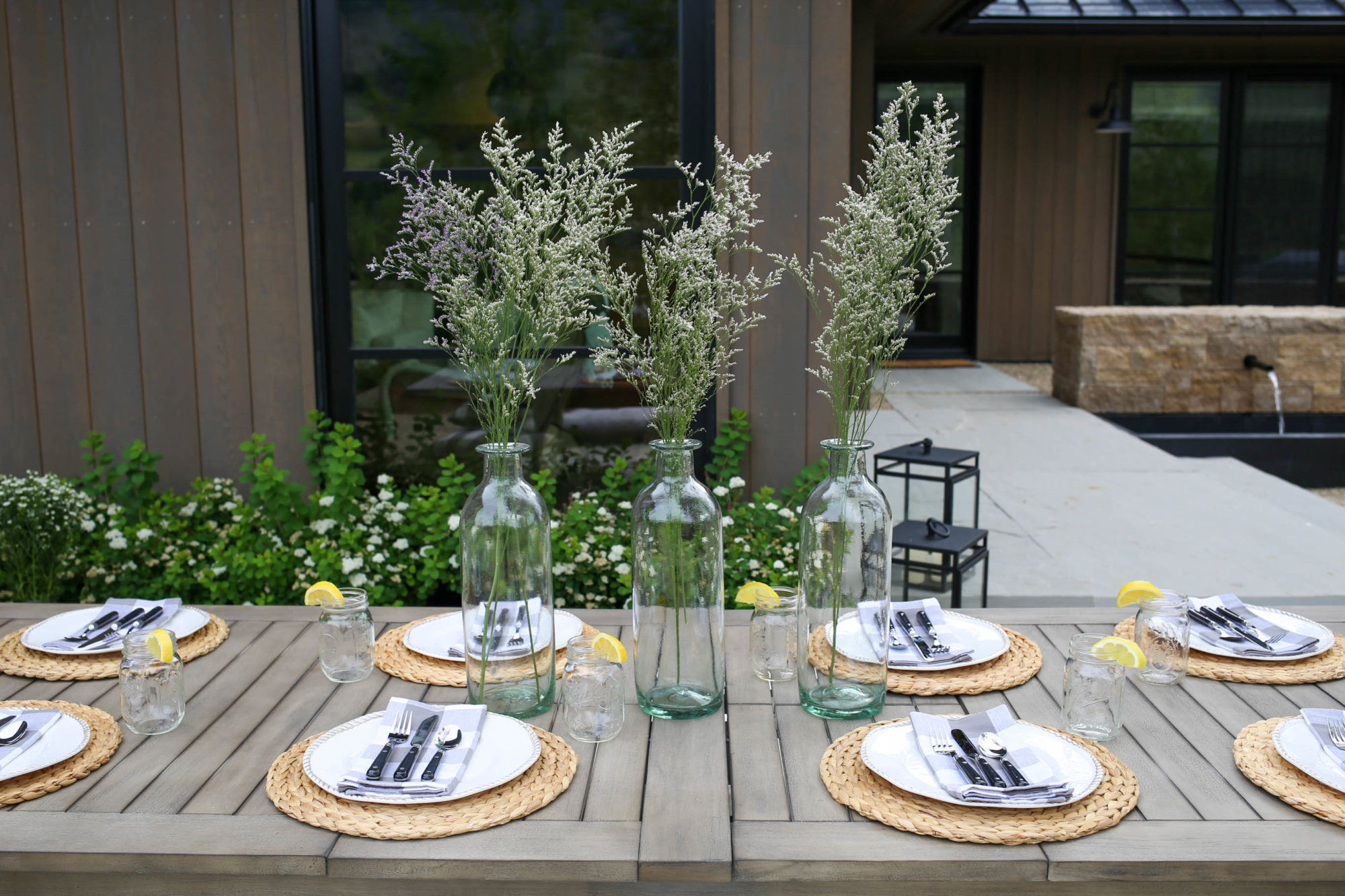 outdoor entertaining 