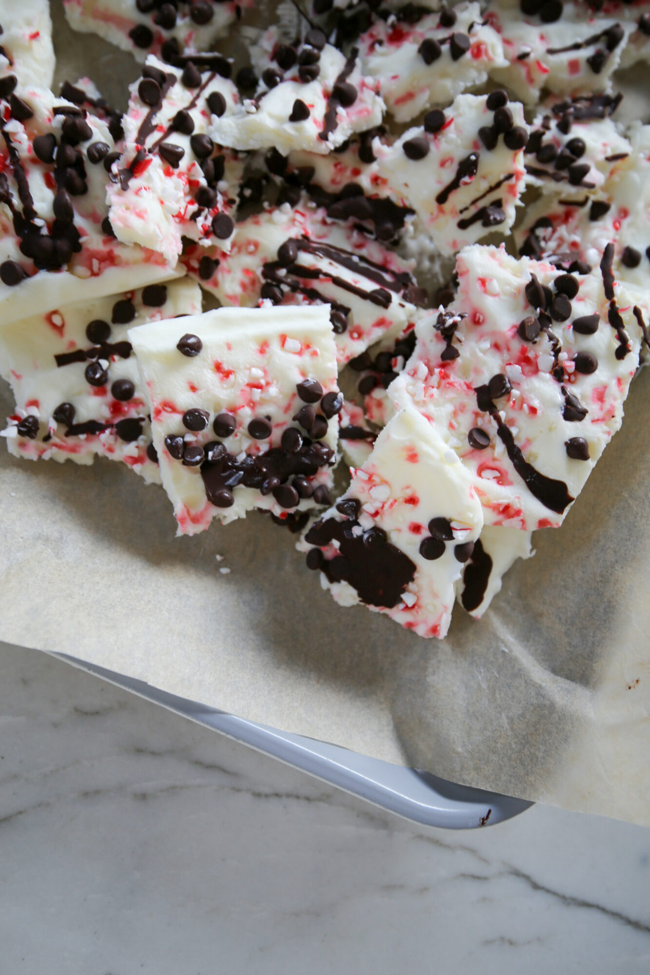 Holiday yogurt peppermint bark