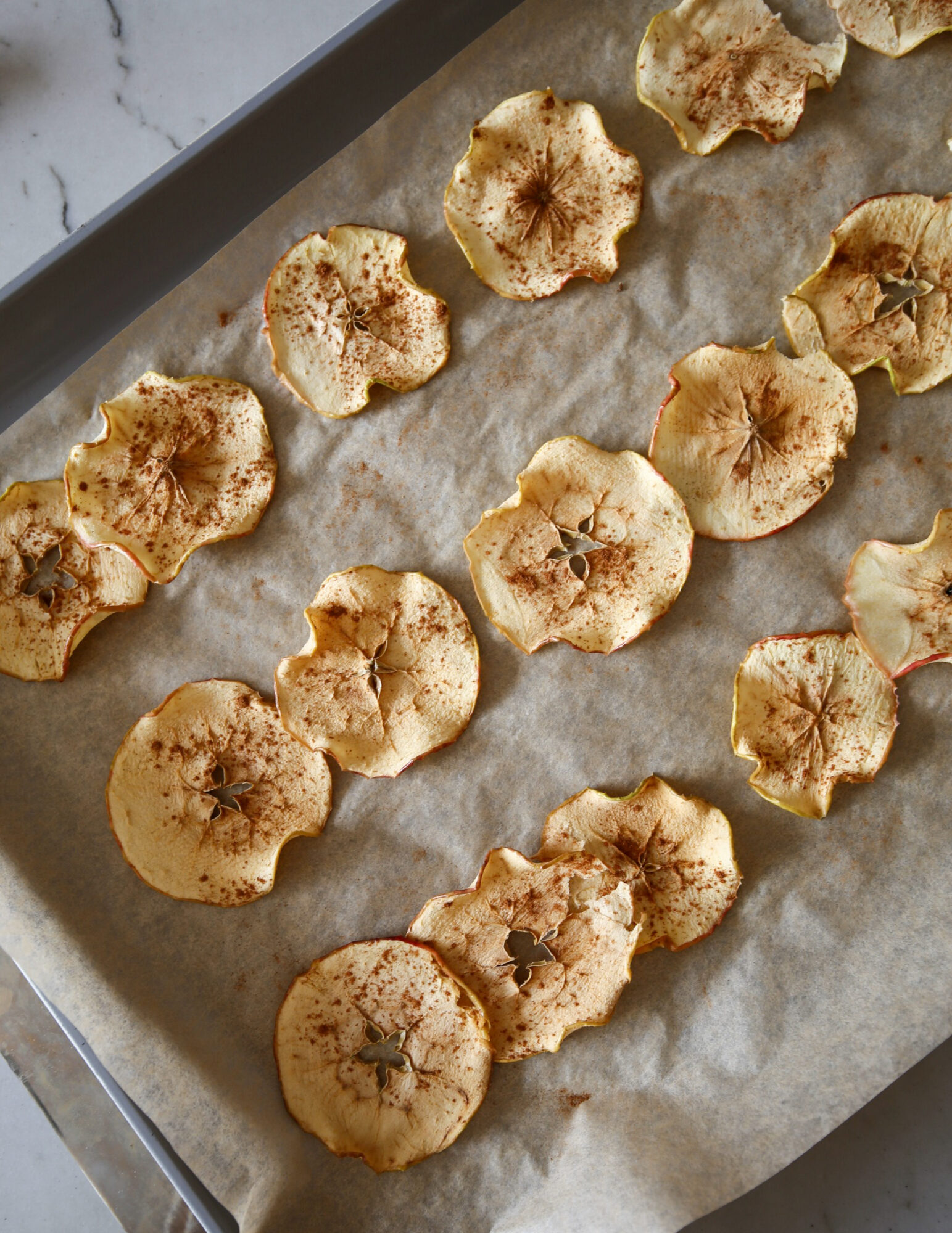 baked apple chips