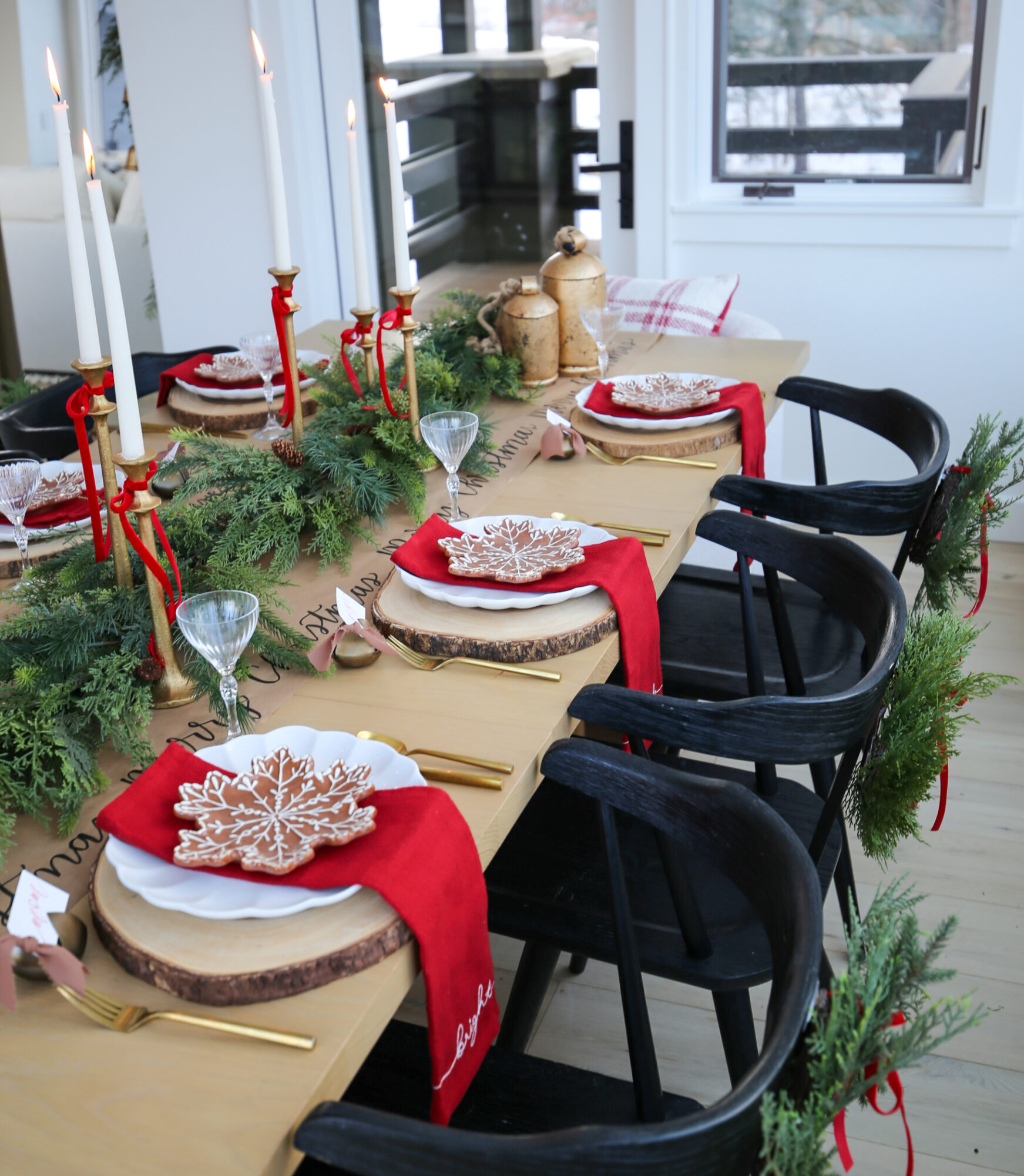 classic christmas tablescape