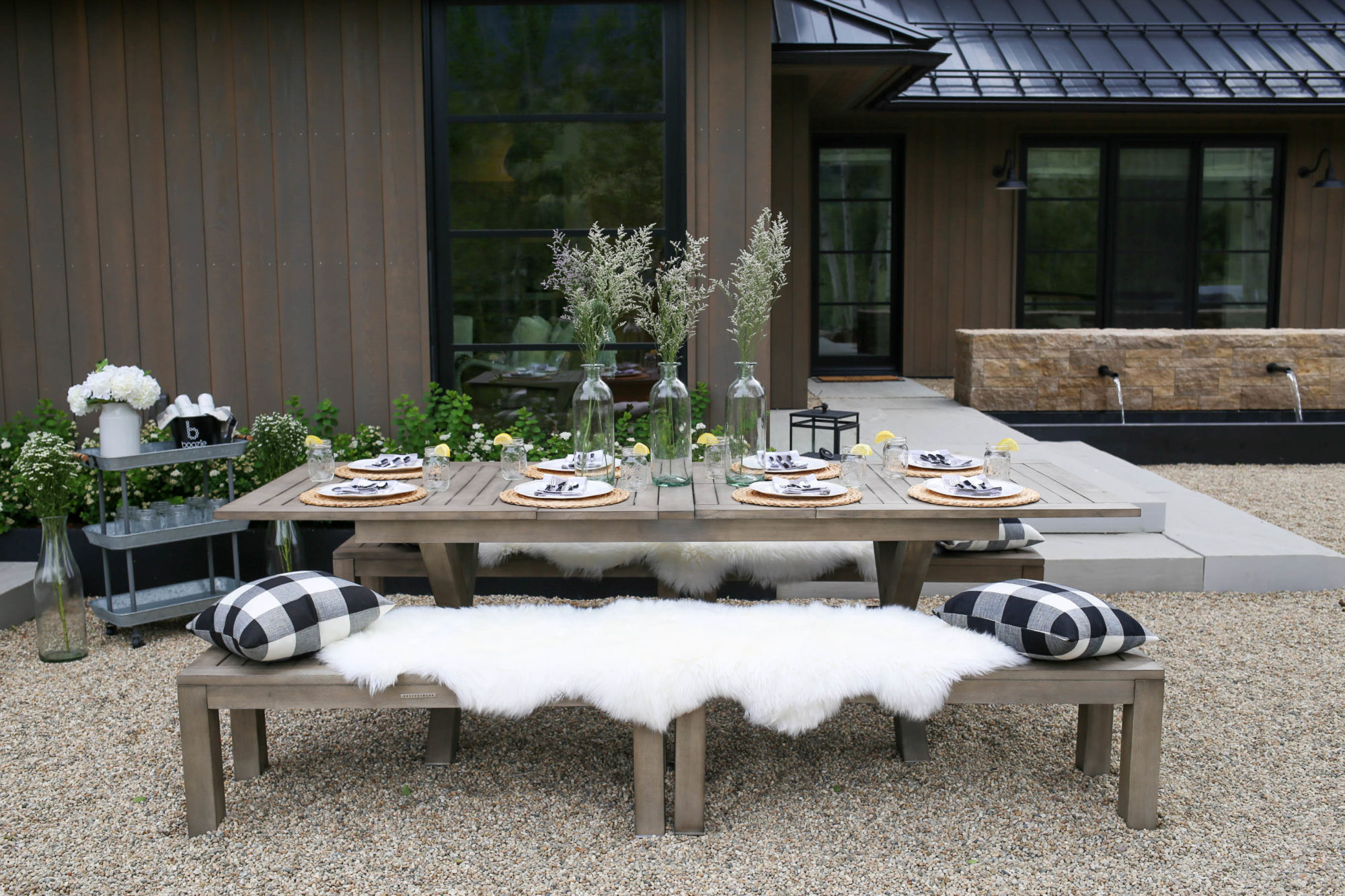 outdoor entertaining 