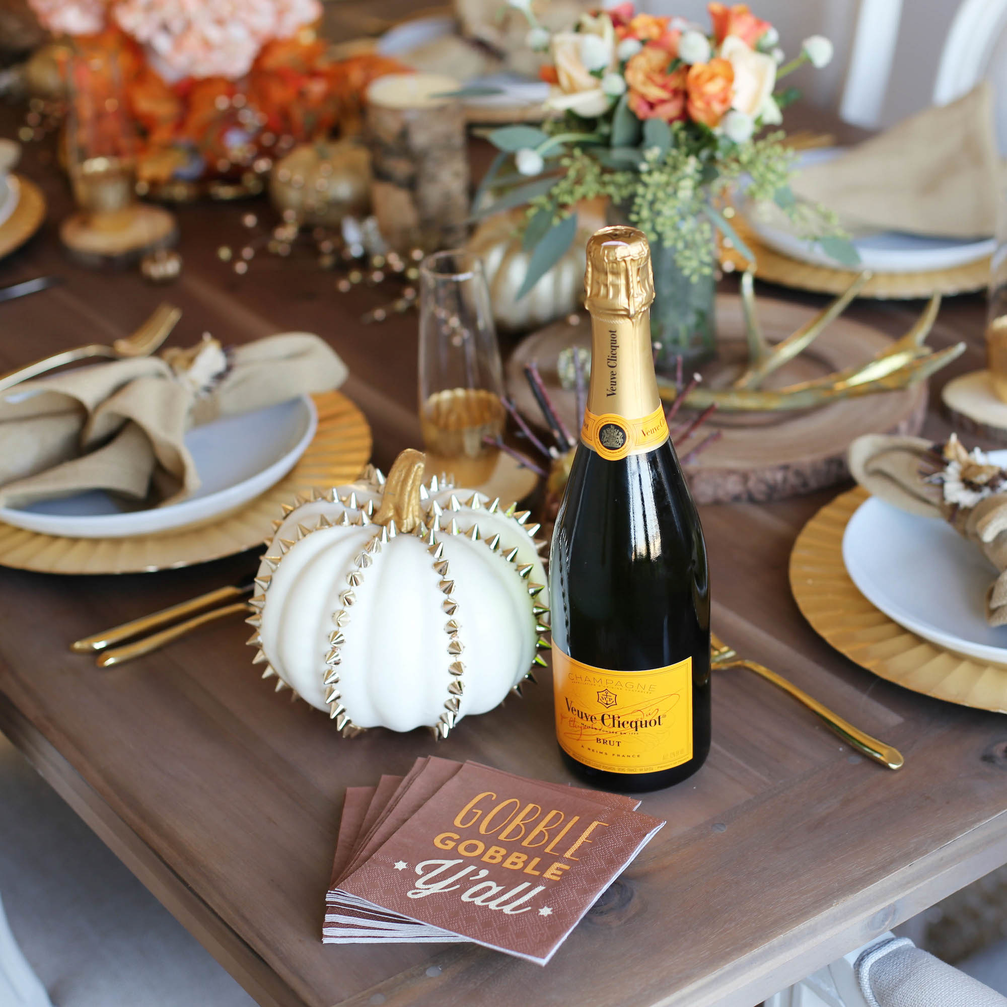 thanksgiving tablescape styled by kasey 