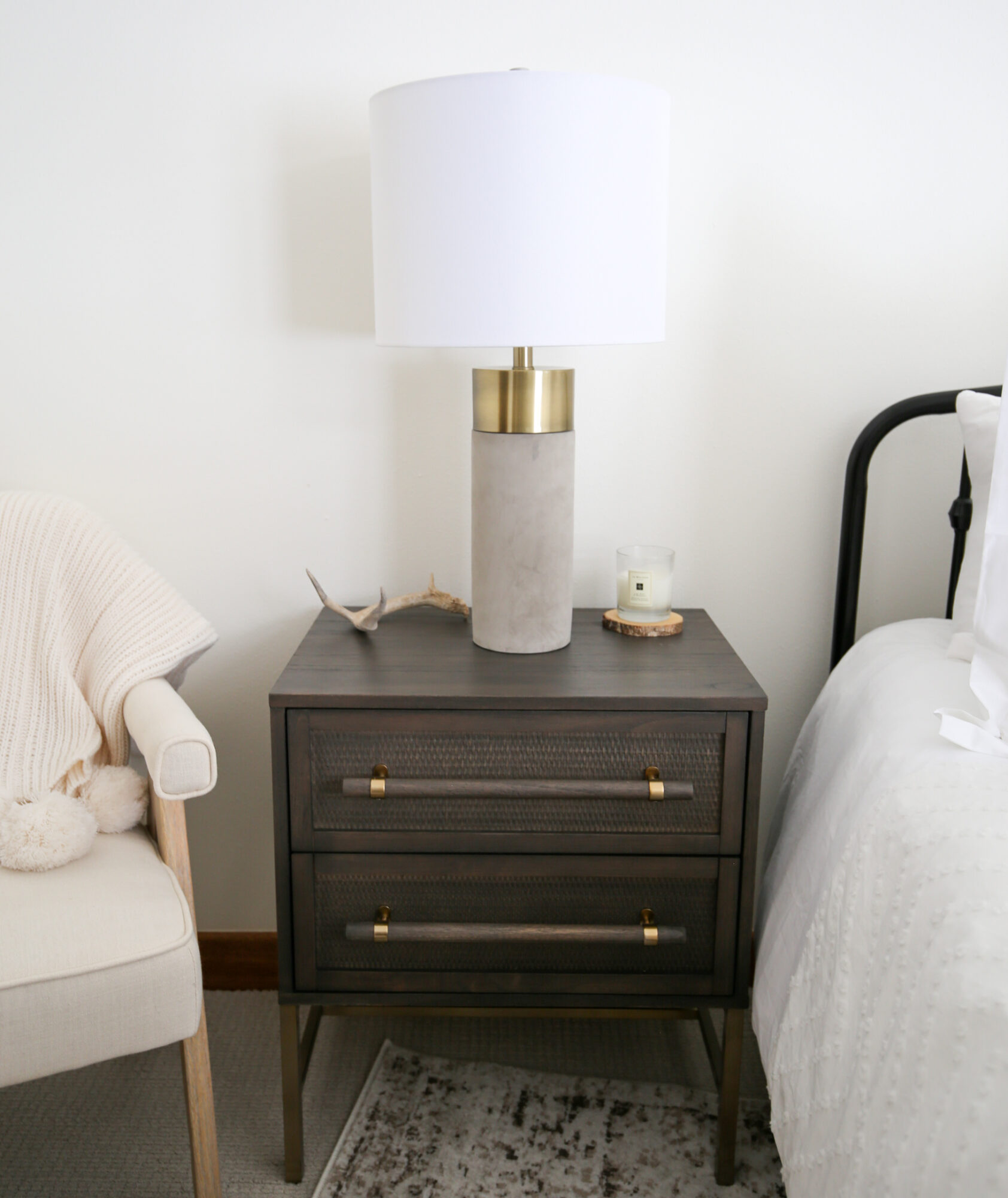 bedroom accent furniture